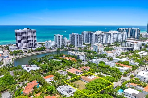 2525 Flamingo Pl, Miami Beach FL 33140