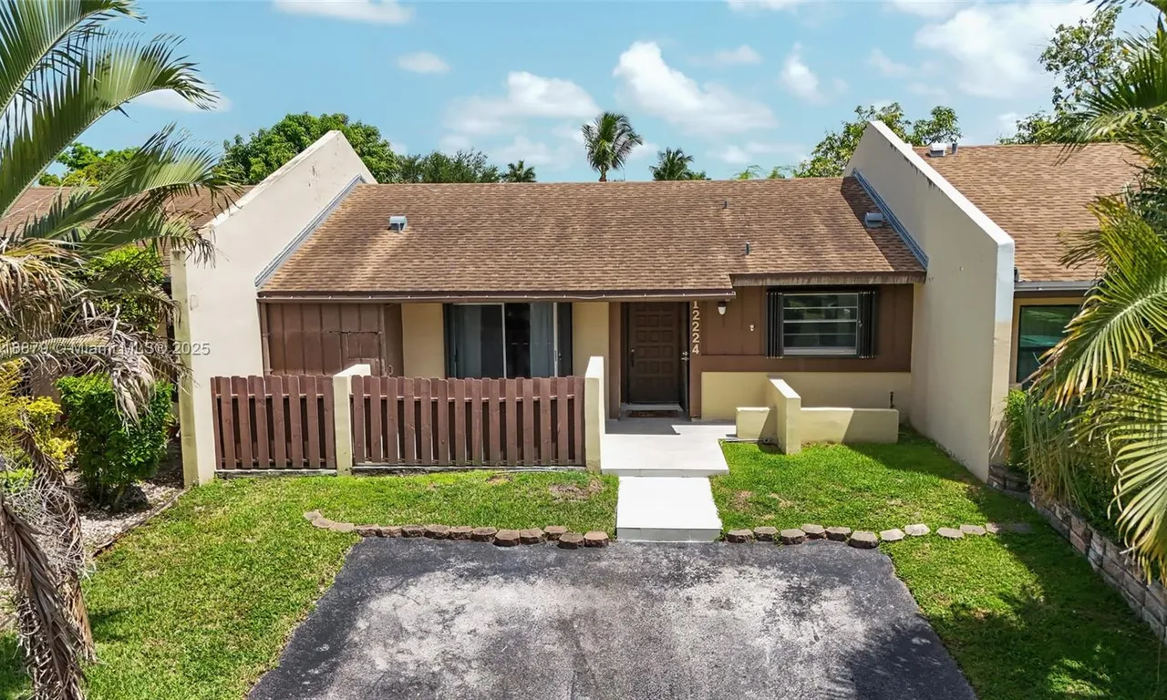 12224 SW 118th Ln, Miami FL 33186