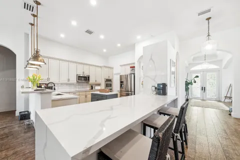 4864 Tropicana Ave, Cooper City FL 33330