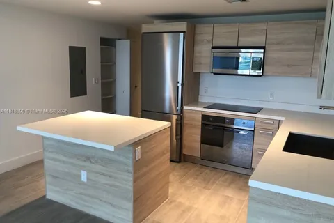 16385 Biscayne Blvd # 1005, North Miami Beach FL 33160