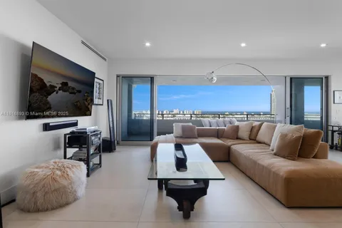 11 Island Ave, Miami Beach FL 33139