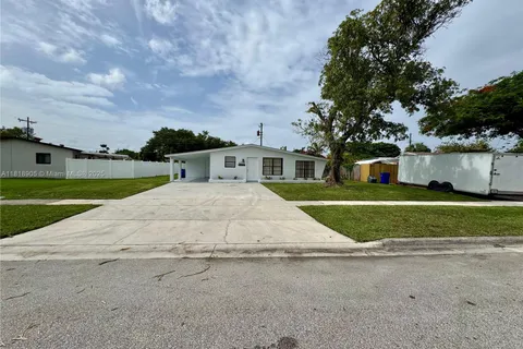 6213 NW 9th St, Margate FL 33063