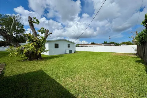 6213 NW 9th St, Margate FL 33063