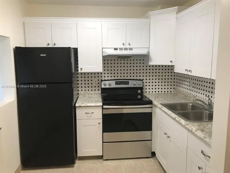 600 Village Green Ct # 222, Palm Springs FL 33461