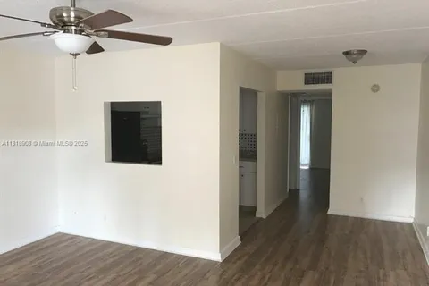 600 Village Green Ct # 222, Palm Springs FL 33461