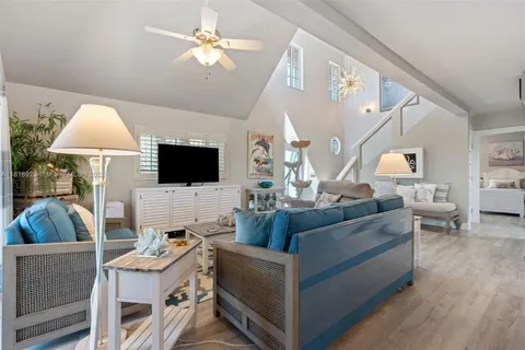 1015 Adams Dr, Key Largo FL 33037