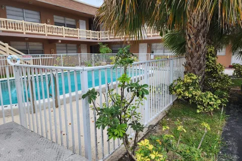 241 SE 9th Ave # 110, Pompano Beach FL 33060