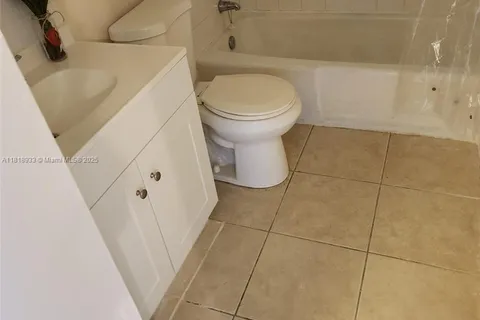 241 SE 9th Ave # 110, Pompano Beach FL 33060