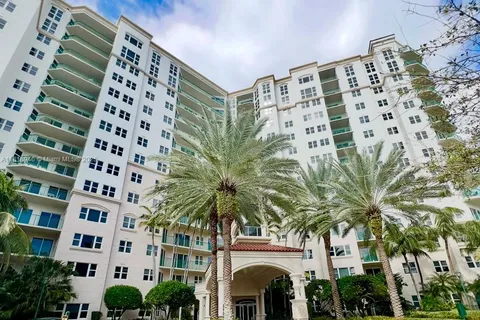 19900 E Country Club Dr # 318, Aventura FL 33180