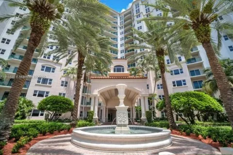 19900 E Country Club Dr # 318, Aventura FL 33180