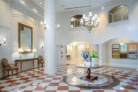 19900 E Country Club Dr # 318, Aventura FL 33180