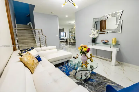 10464 NW 61st St, Doral FL 33178