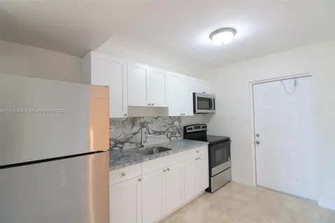 3014 NW 6th St, Pompano Beach FL 33069