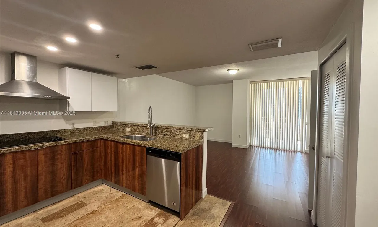 170 SE 14th St # 2406, Miami FL 33131