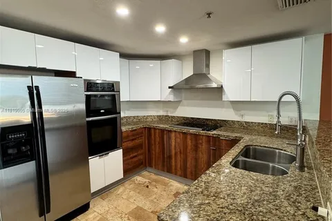 170 SE 14th St # 2406, Miami FL 33131
