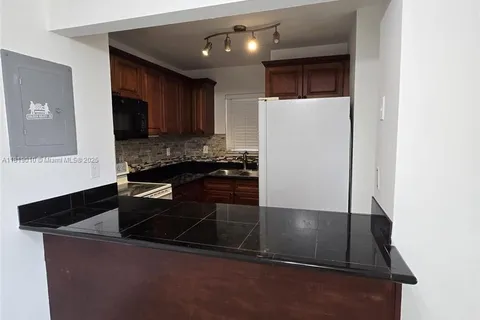 816 NW 87th Ave # 406, Miami FL 33172