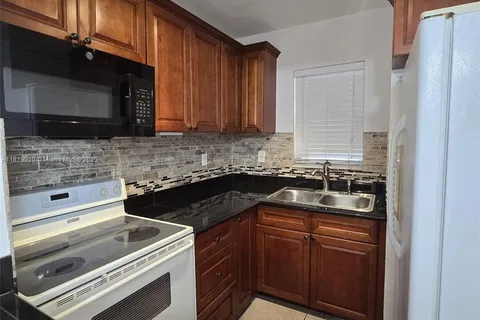816 NW 87th Ave # 406, Miami FL 33172