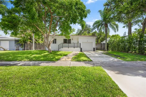 64 NE 88th St # 64, El Portal FL 33138