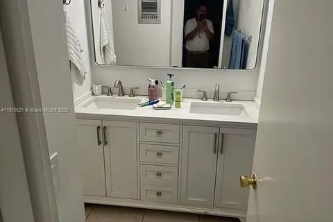 215 SE 3rd Ave # 106C, Hallandale Beach FL 33009
