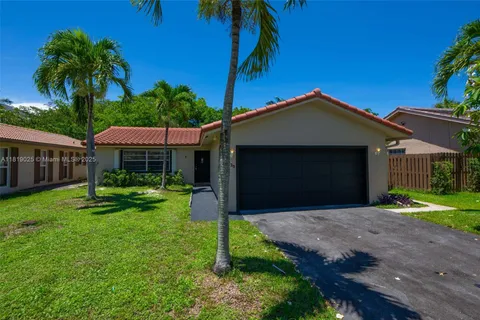 9039 NW 21st Ct, Coral Springs FL 33071