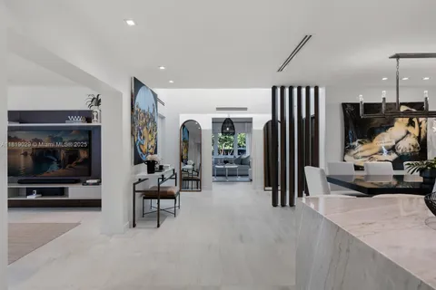800 E Dilido Dr, Miami Beach FL 33139