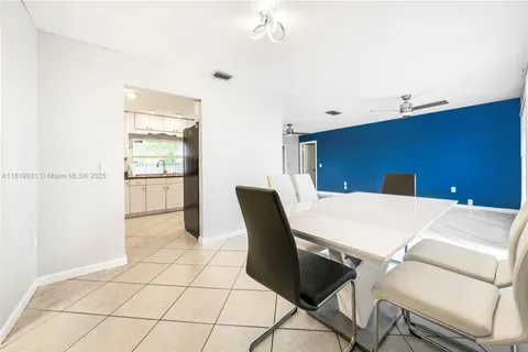 9523 NW 26th St, Sunrise FL 33322