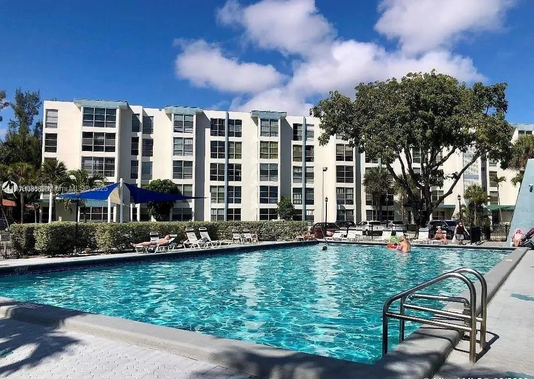 17570 Atlantic Blvd # 105, Sunny Isles Beach FL 33160
