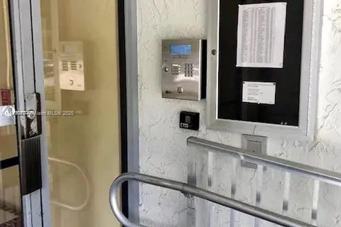 17570 Atlantic Blvd # 105, Sunny Isles Beach FL 33160