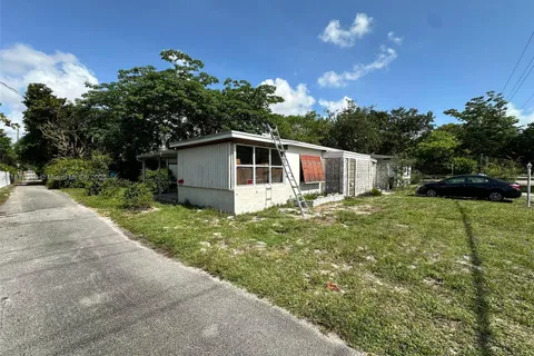 13180 NW 11th Ave, North Miami FL 33168