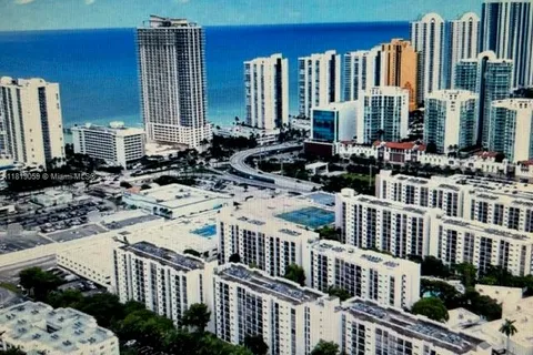 16919 N Bay Rd # 705, Sunny Isles Beach FL 33160