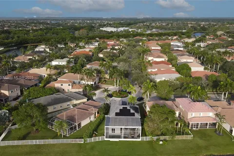1828 Aspen Ln, Weston FL 33327