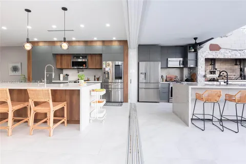 1828 Aspen Ln, Weston FL 33327