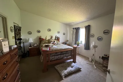 4962 SW 32nd Ter, Dania Beach FL 33312