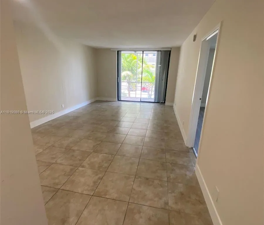 2935 NE 163rd St # 3P, North Miami Beach FL 33160