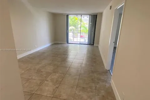 2935 NE 163rd St # 3P, North Miami Beach FL 33160