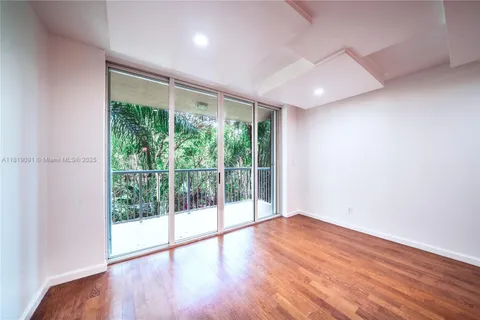 619 E Sheridan St # 204, Dania Beach FL 33004