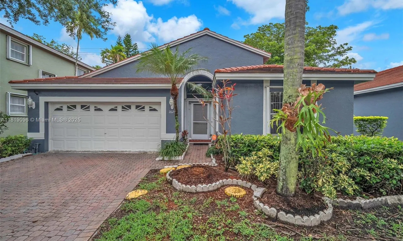 1624 SW 149th Ave, Pembroke Pines FL 33027