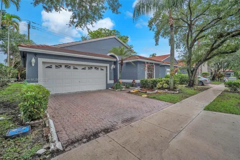 1624 SW 149th Ave, Pembroke Pines FL 33027