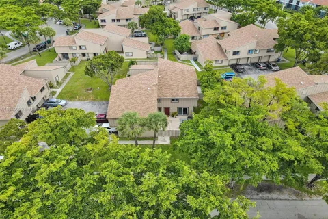 5613 NW 21st St # B, Lauderhill FL 33313