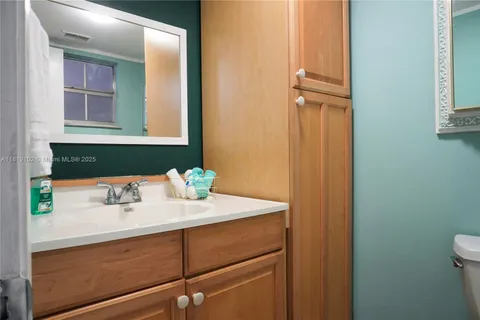 4140 NW 44th Ave # 209, Lauderdale Lakes FL 33319