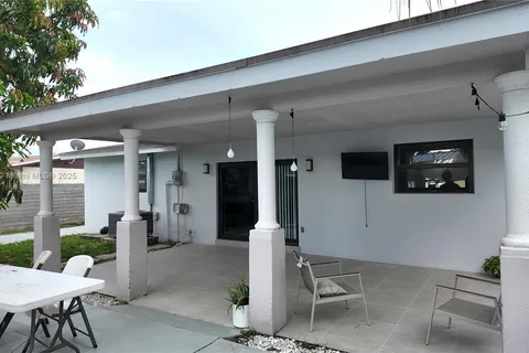 15831 SW 106th Ave, Miami FL 33157