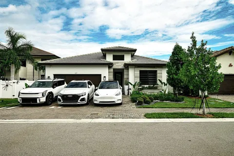 8137 NW 46th Ter, Doral FL 33166