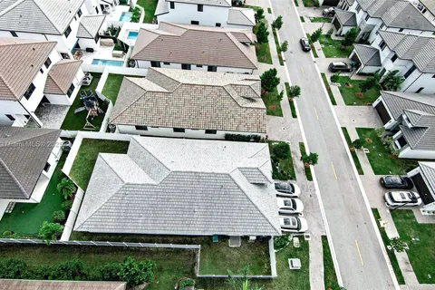 8137 NW 46th Ter, Doral FL 33166