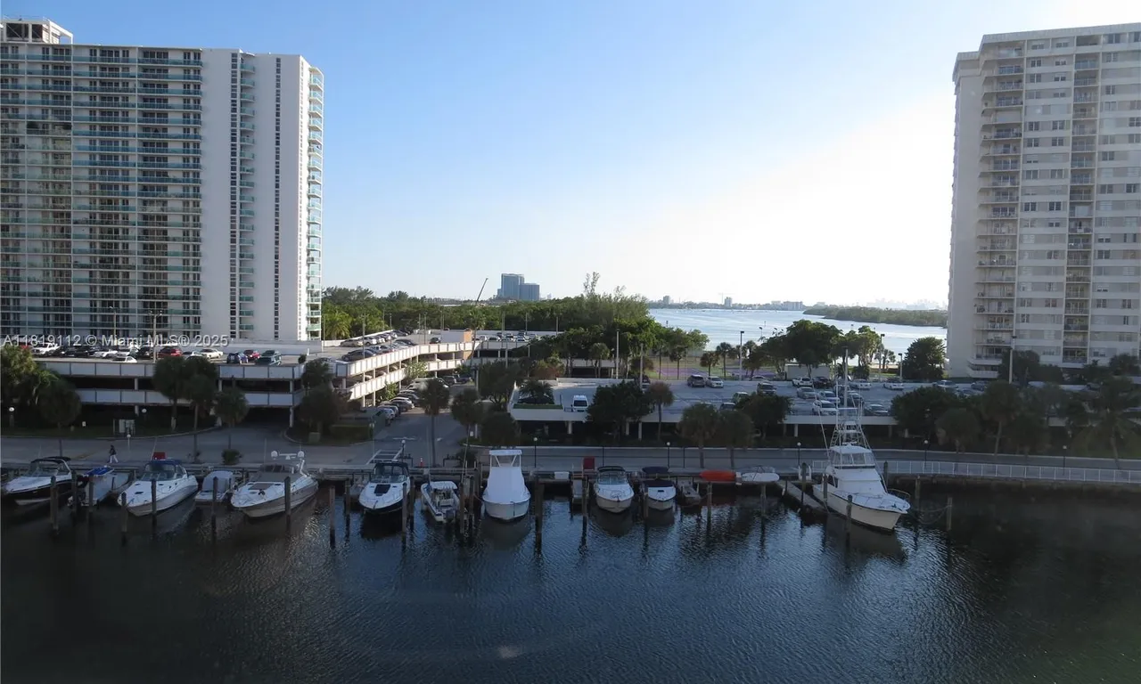 220 Kings Point Dr # 607, Sunny Isles Beach FL 33160