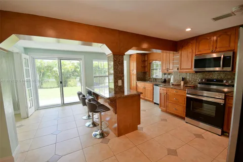 5815 S Farragut Dr, Hollywood FL 33021