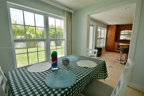 5815 S Farragut Dr, Hollywood FL 33021