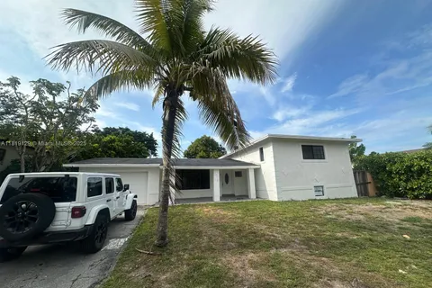 1325 NE 203rd St, Miami FL 33179