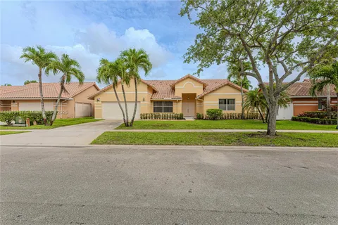 16176 NW 14th Ct, Pembroke Pines FL 33028