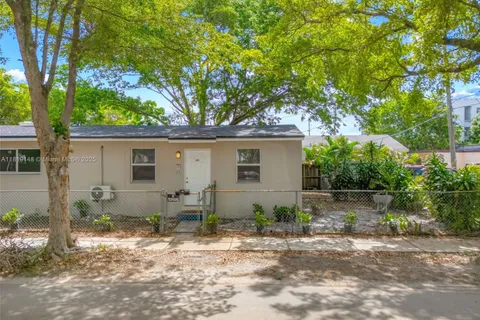 1956 Madison St # 2, Hollywood FL 33020