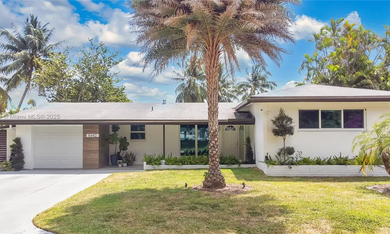 4440 SW 28th Ter, Dania Beach FL 33312